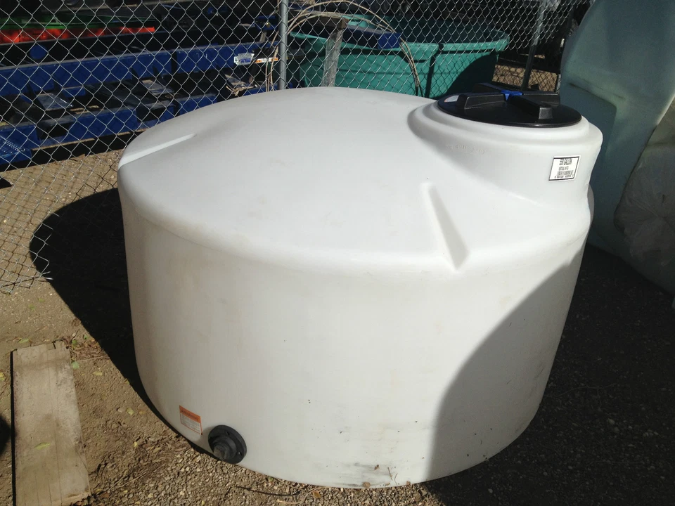 550-Gallon Water Storage Tank
