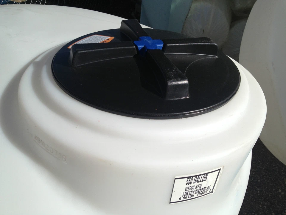 550-Gallon Water Storage Tank additional view